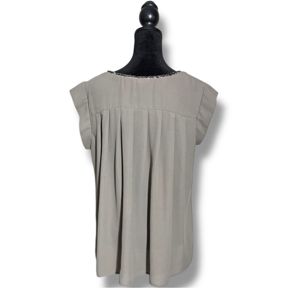 PLEIONE Women's Small Beaded Neckline Flowy Elegant Gray/Green Short Sleeve Top - Picture 7 of 16